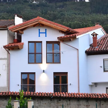 Hotel De Salas *