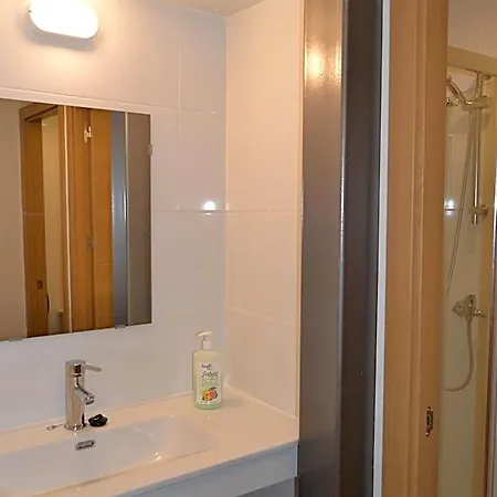 Hotel De *
